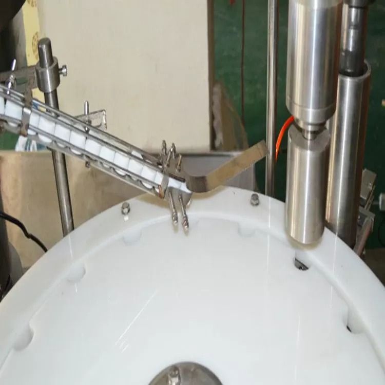 Rozsdamentes acél palack kupakoló gép használják az orvostudományban